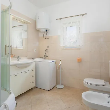 Gorgeous In With House A Panoramic View *